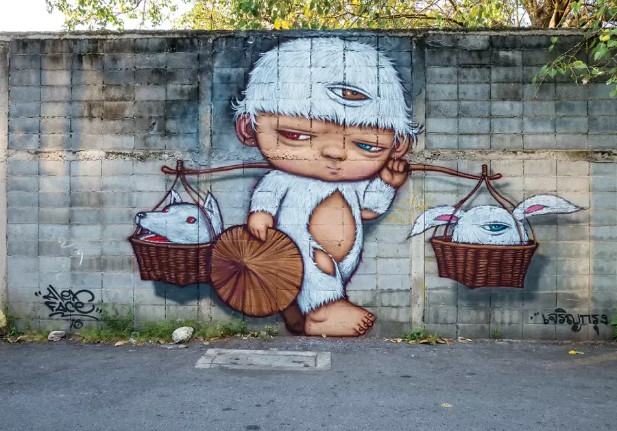 เยี่ยมชมศิลปะบนกำแพง ตรอกศาลเจ้าโรงเกือก