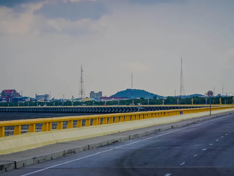 สะพานชลมารควิถี จุดชมวิวเมืองชลบุรี