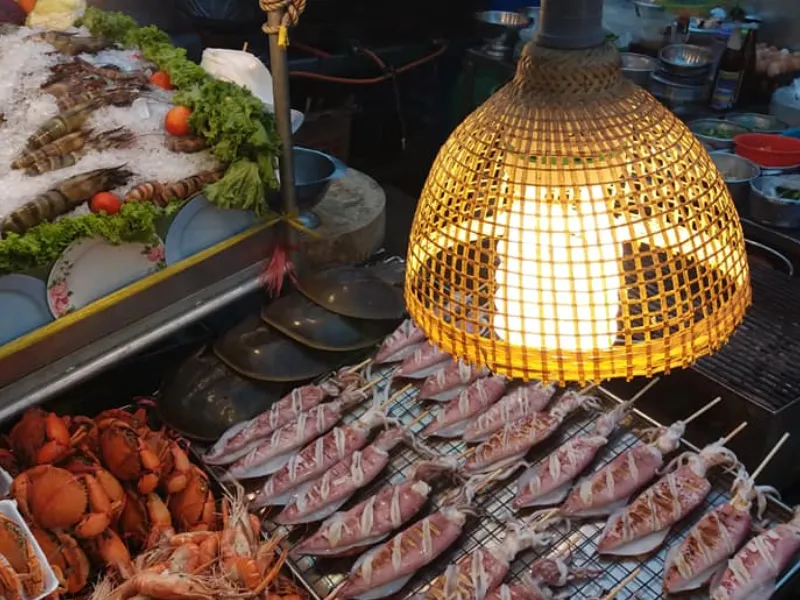 ตลาดโต้รุ่งหัวหิน ตลาดโต้รุ่งหัวหิน