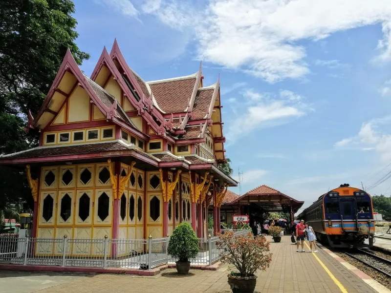 สถานีรถไฟหัวหิน สถานีรถไฟหัวหิน