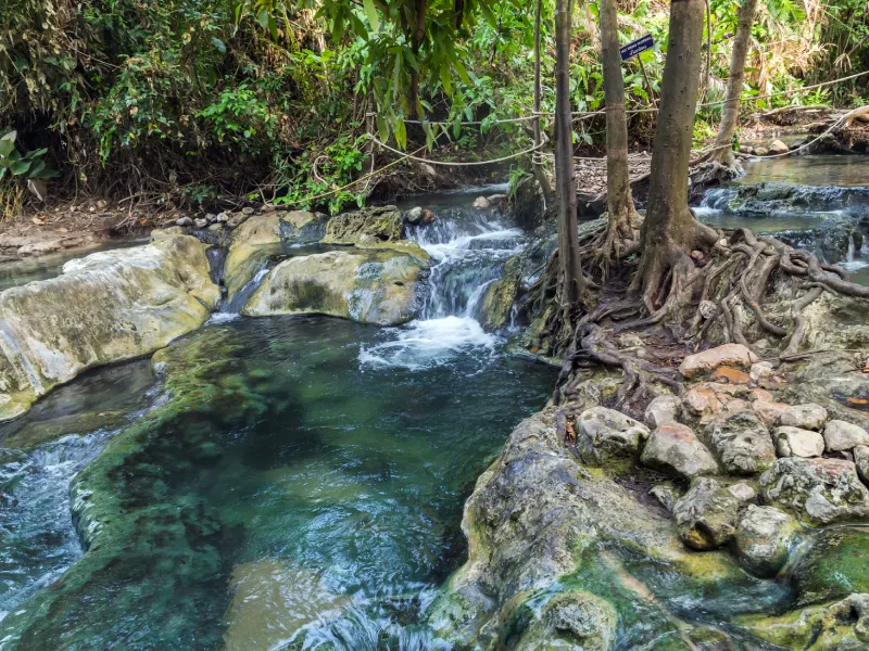 น้ำตกร้อนคลองท่อม