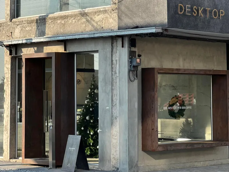 Desktop cafe คาเฟ่ลพบุรี ที่เที่ยวลพบุรี