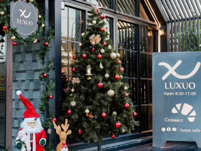 Luxuo Cafe คาเฟ่กลางเมืองลพบุรี