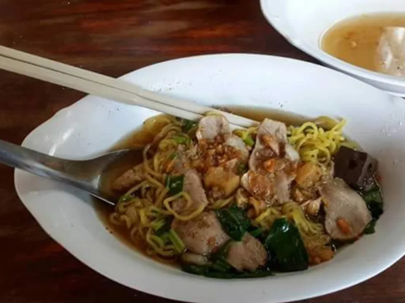 ก๋วยเตี๋ยวเป็ดผู้ใหญ่ประชุม