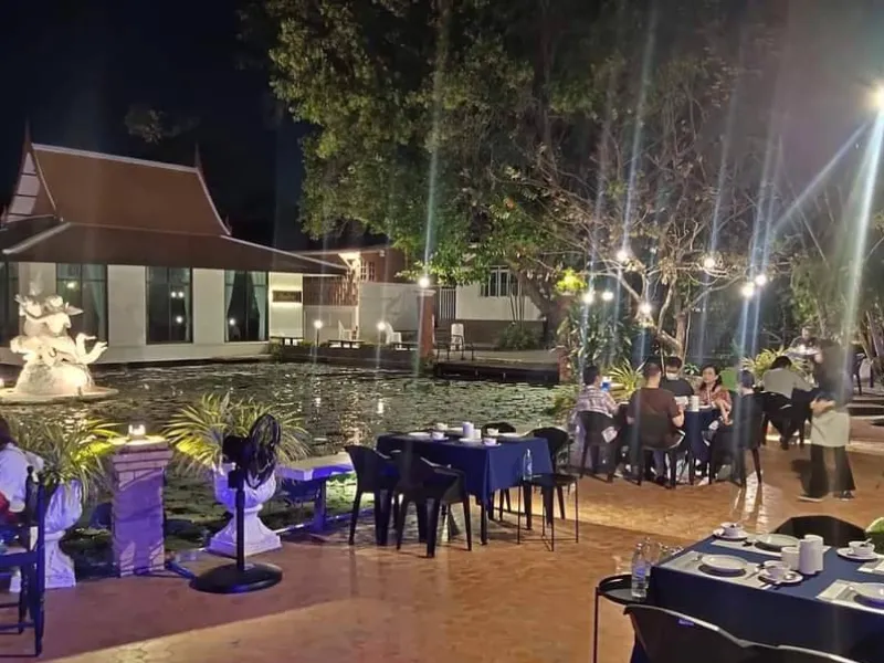 สวนอาหารบัวหลวง ร้านอาหารร้านดังลพบุรี