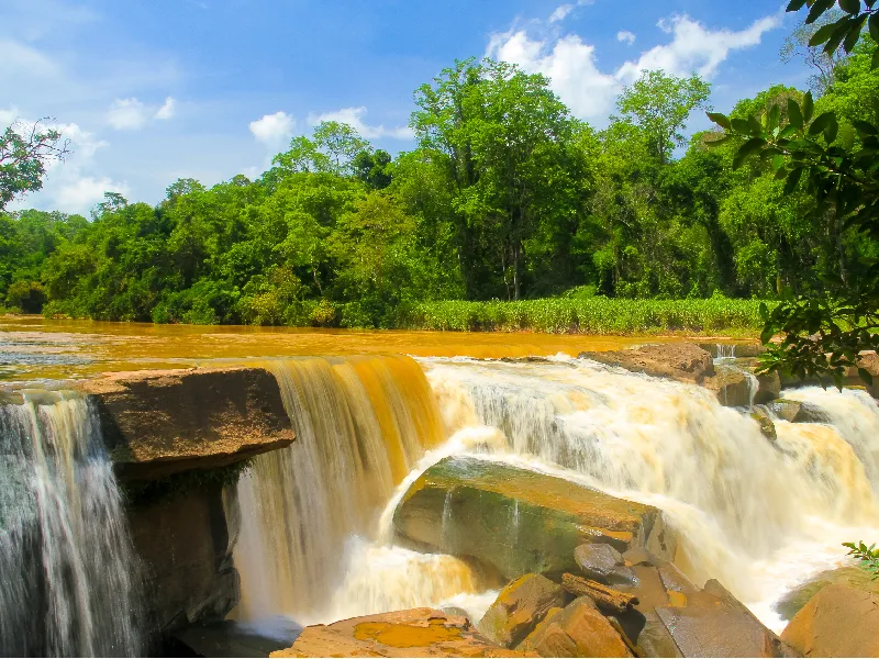 น้ำตกแก่งโสภา