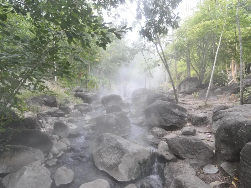 ธารน้ำร้อนบ่อคลึง