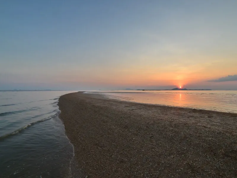 หาดสันหลังมังกร ที่เที่ยวสตูล