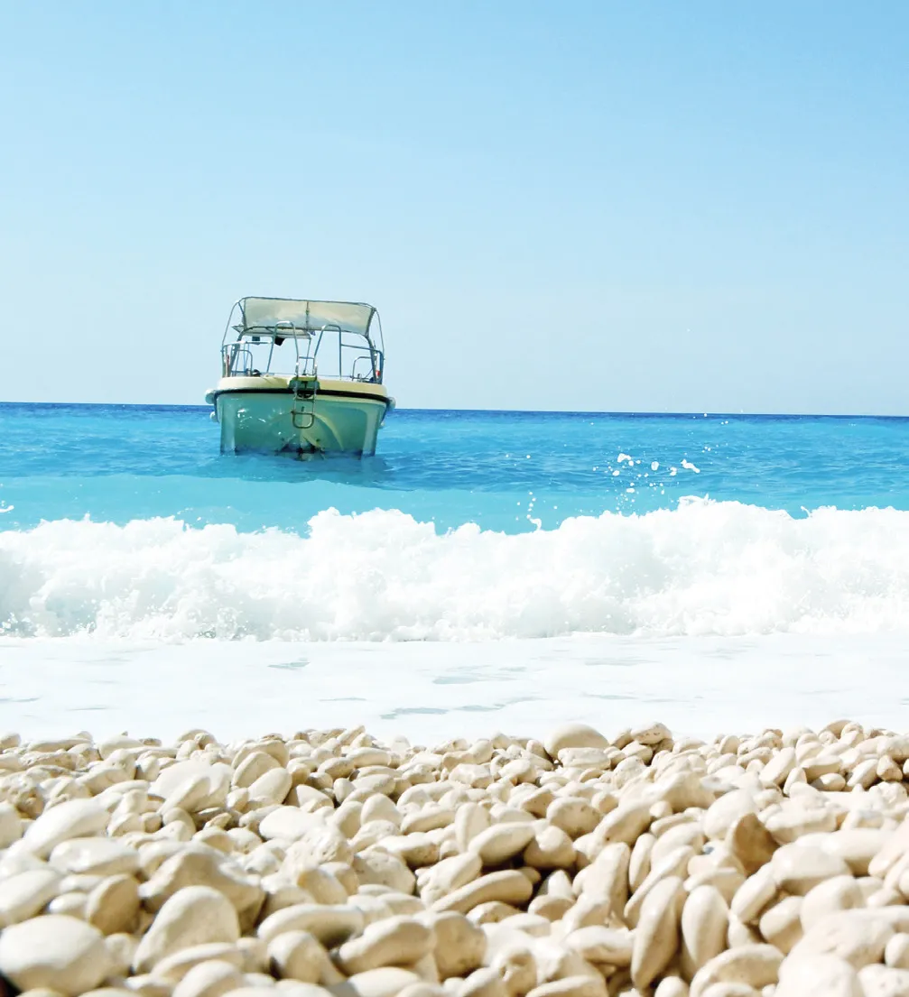 STUNNING-BEACH-AND-BIG-BLUE-SEA5