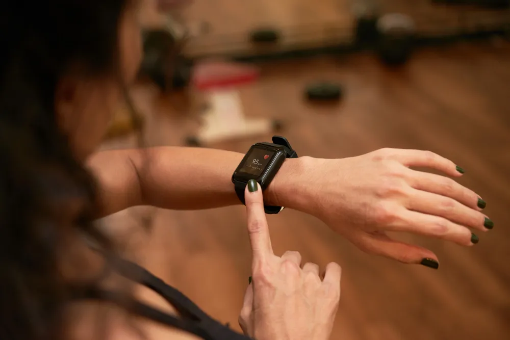Smart Ring vs Smartwatch เลือกอะไรให้ตรงกับการใช้งาน Smart Ring vs Smartwatch เลือกอะไรให้ตรงกับการใช้งาน