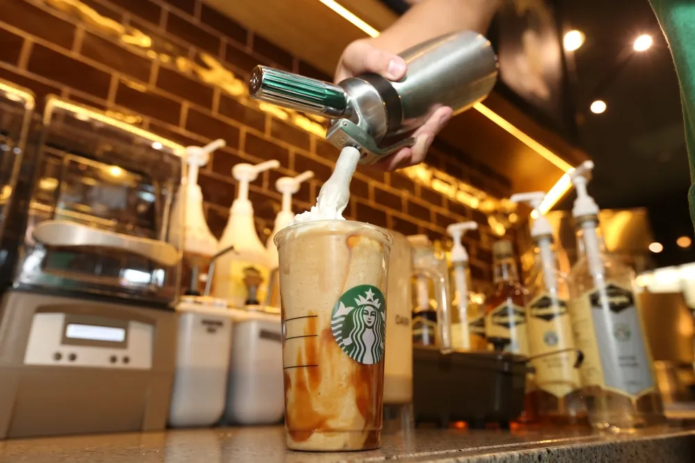 กาแฟสตาร์บัคส์ 10 เมนูอร่อยยอดฮิต วิธีสั่งแบบเข้าใจง่าย กาแฟสตาร์บัคส์ 10 เมนูอร่อยยอดฮิต วิธีสั่งแบบเข้าใจง่าย